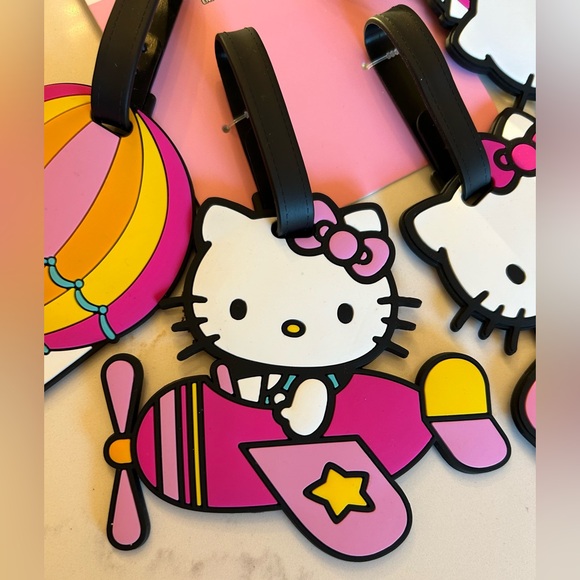Hello Kitty set of 4 luggage tags NWT - Picture 3 of 6